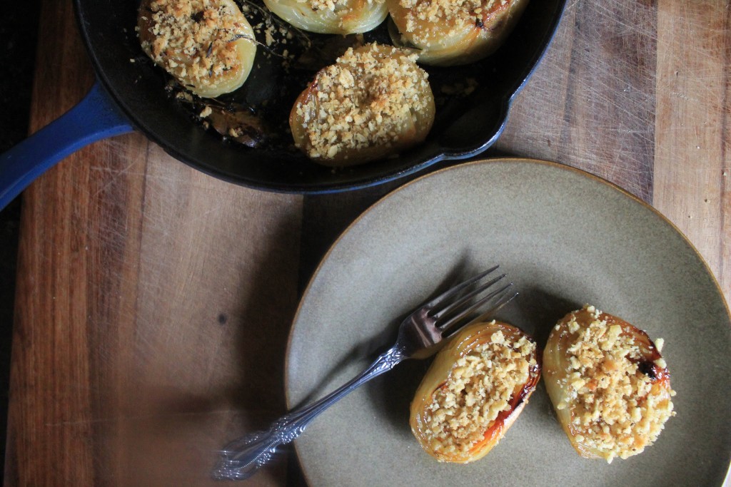 Baked Onions with Crunchy Fennel Topping