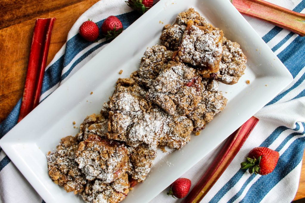 Strawberry Rhubarb Crumb Bars