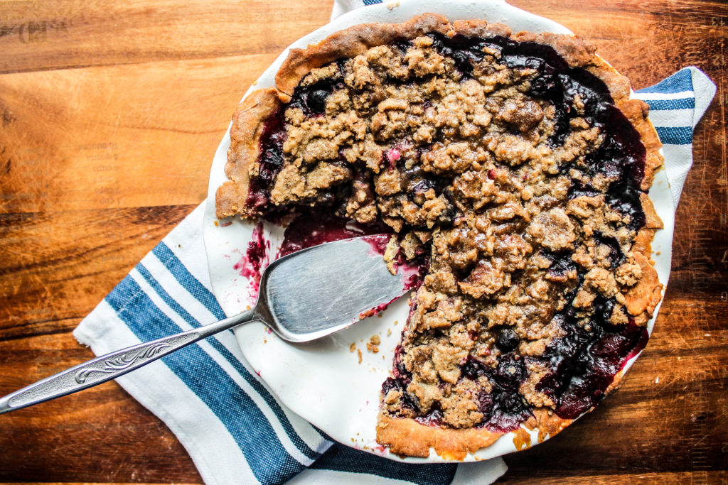 Blueberry Crumble Pie